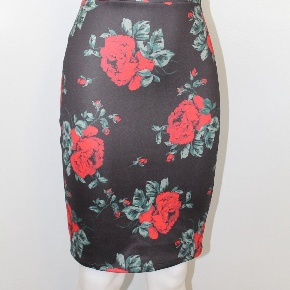 Charlotte Russe Off-The-Shoulder Rose Dress - Picture 3 of 10